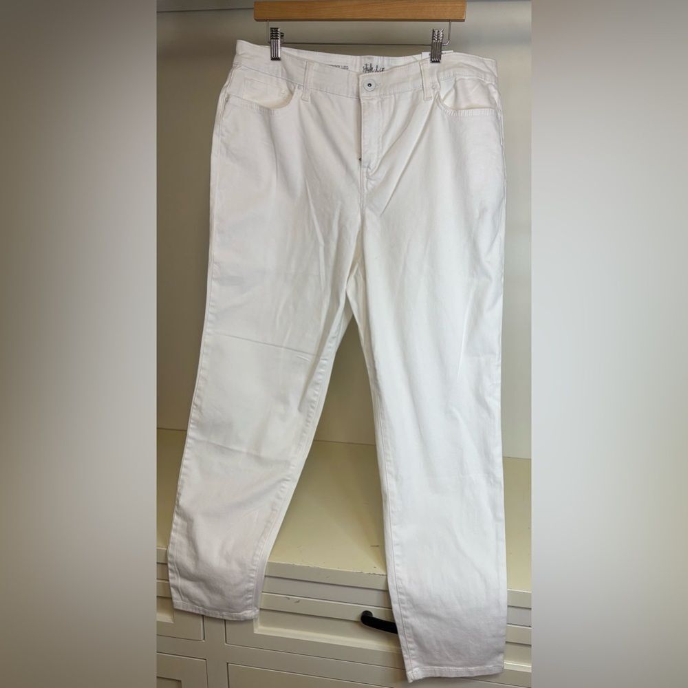 NWT Style & Co White Jeans Curvy Skinny Midrise sz 16
